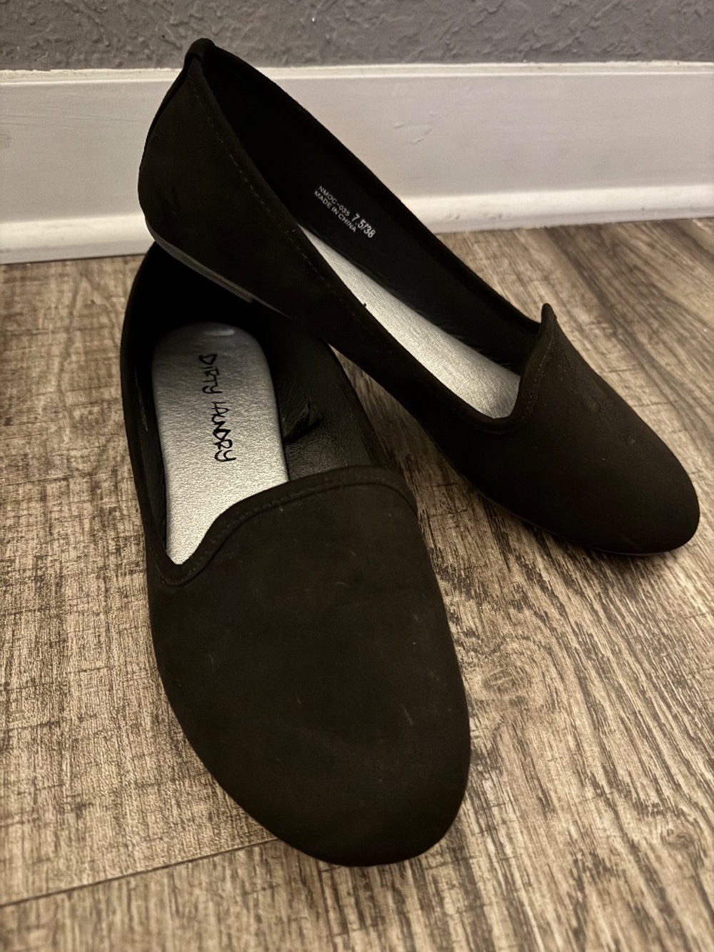 Dirty Laundry Black Suede Flats - Women's Loafer - Size 7.5